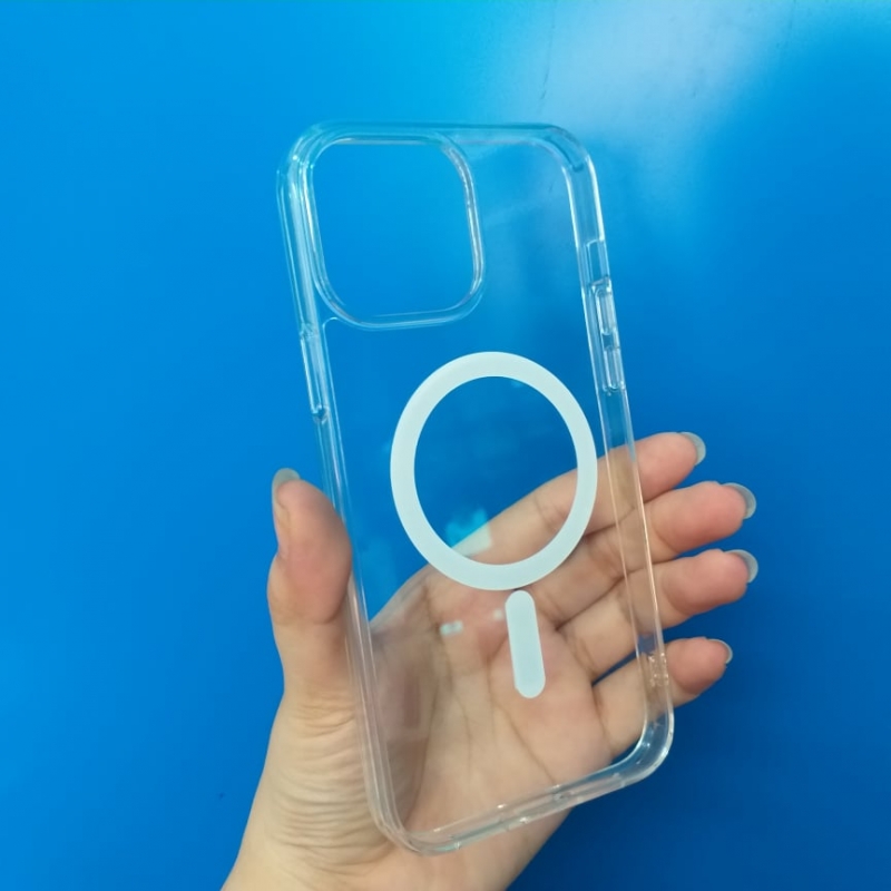 Ốp Lưng iPhone 13 Pro Trong Suốt With MagSafe Skin Hiệu Likgus chất liệu nhựa tổng hợp TPU cao cấp sử dụng công nghiệp magsafe rất tiện ích trong quá trình sử dụng